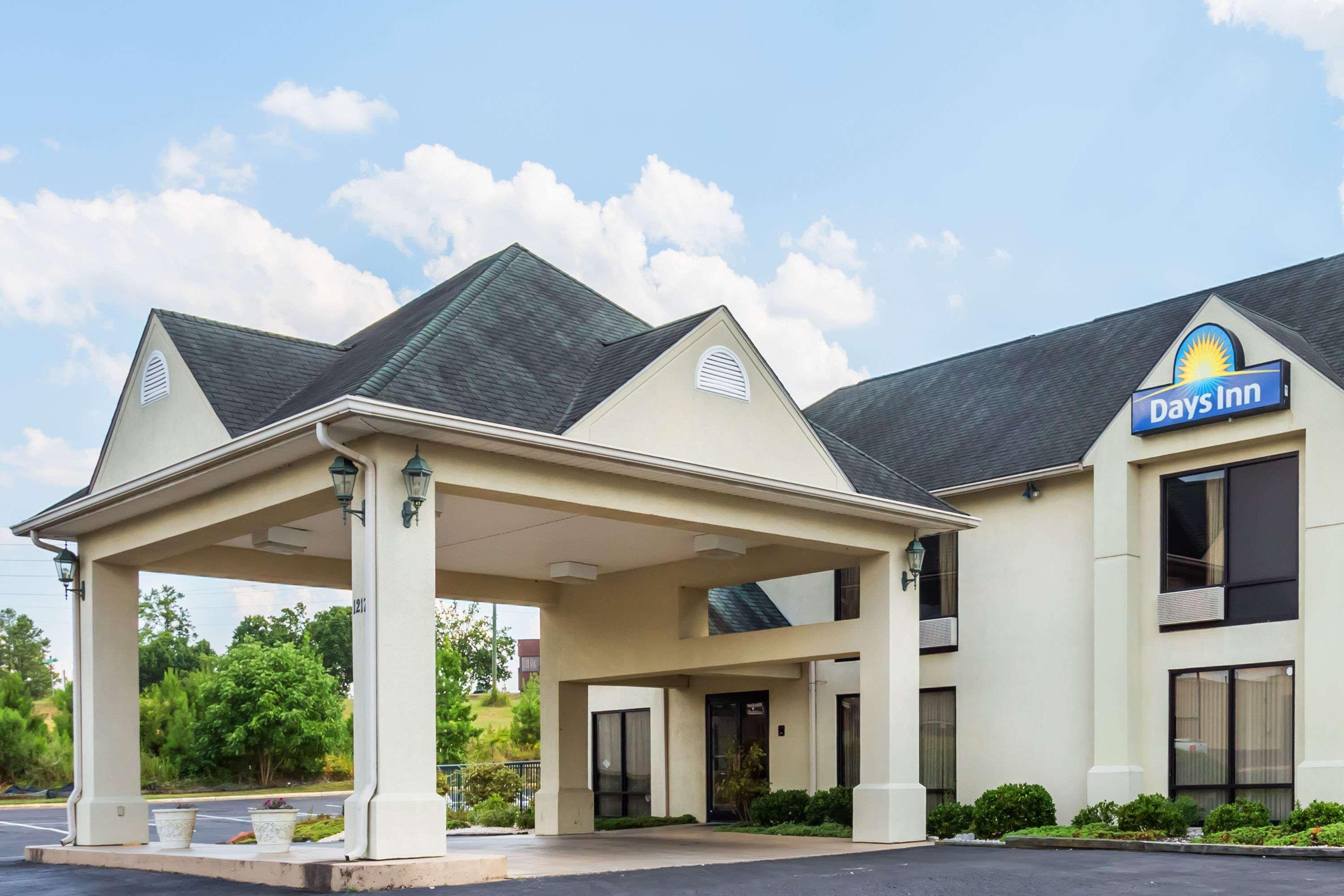Days Inn By Wyndham Sanford Exterior foto